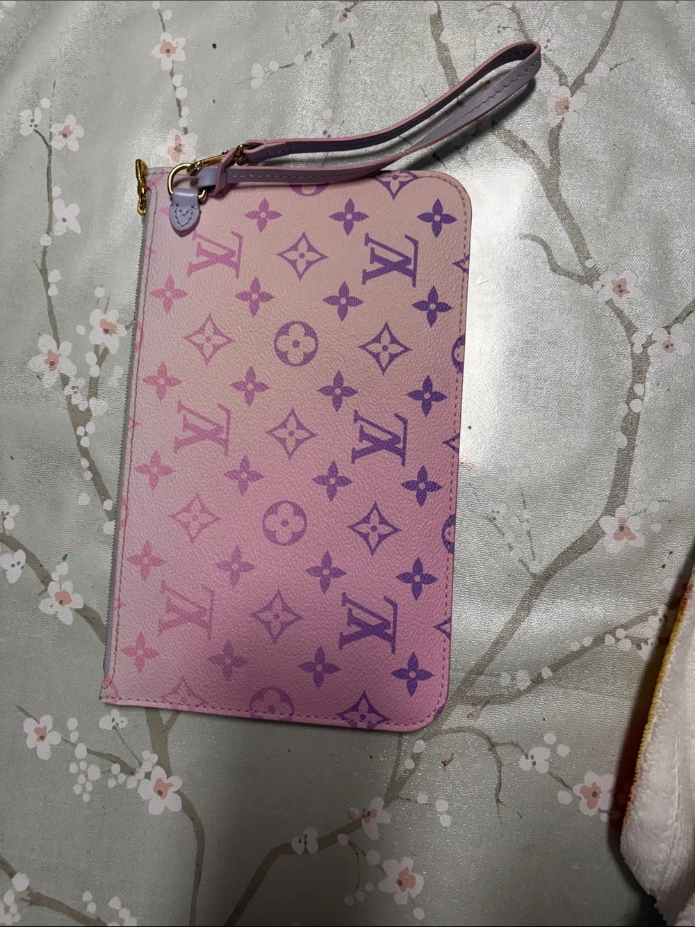 New Authentic Louis Vuitton Sunrise Pastel Pink Lilac Monogram Logo Wristlet